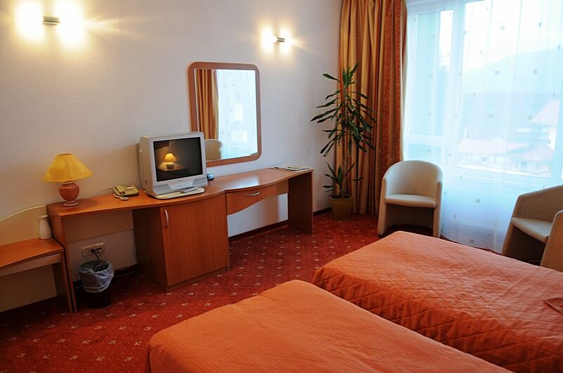 Reina Hotel 3*